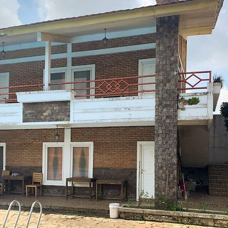 Urbanview Hotel Villa Q Gisting Bandjarnegeri Zewnętrze zdjęcie