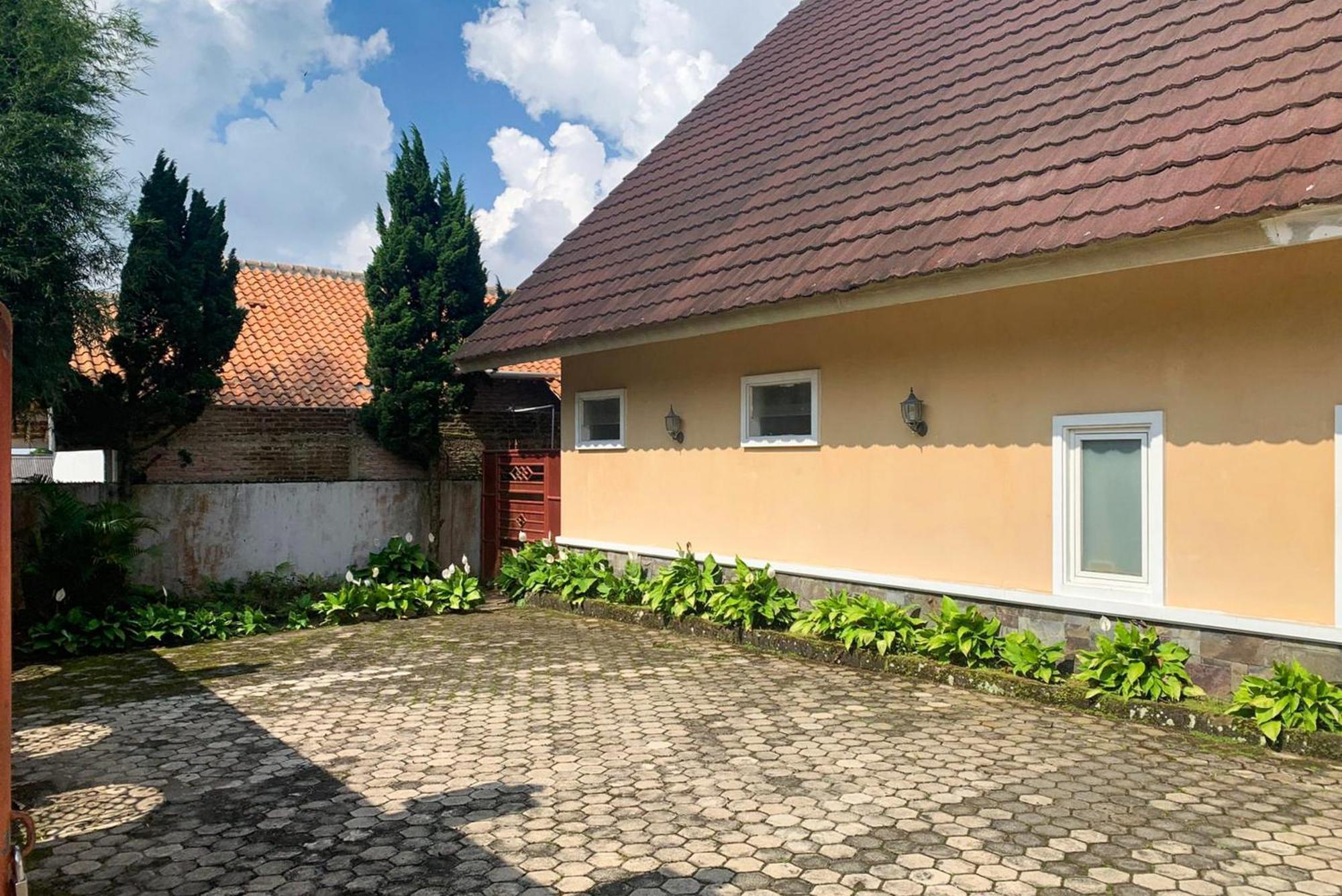 Urbanview Hotel Villa Q Gisting Bandjarnegeri Zewnętrze zdjęcie