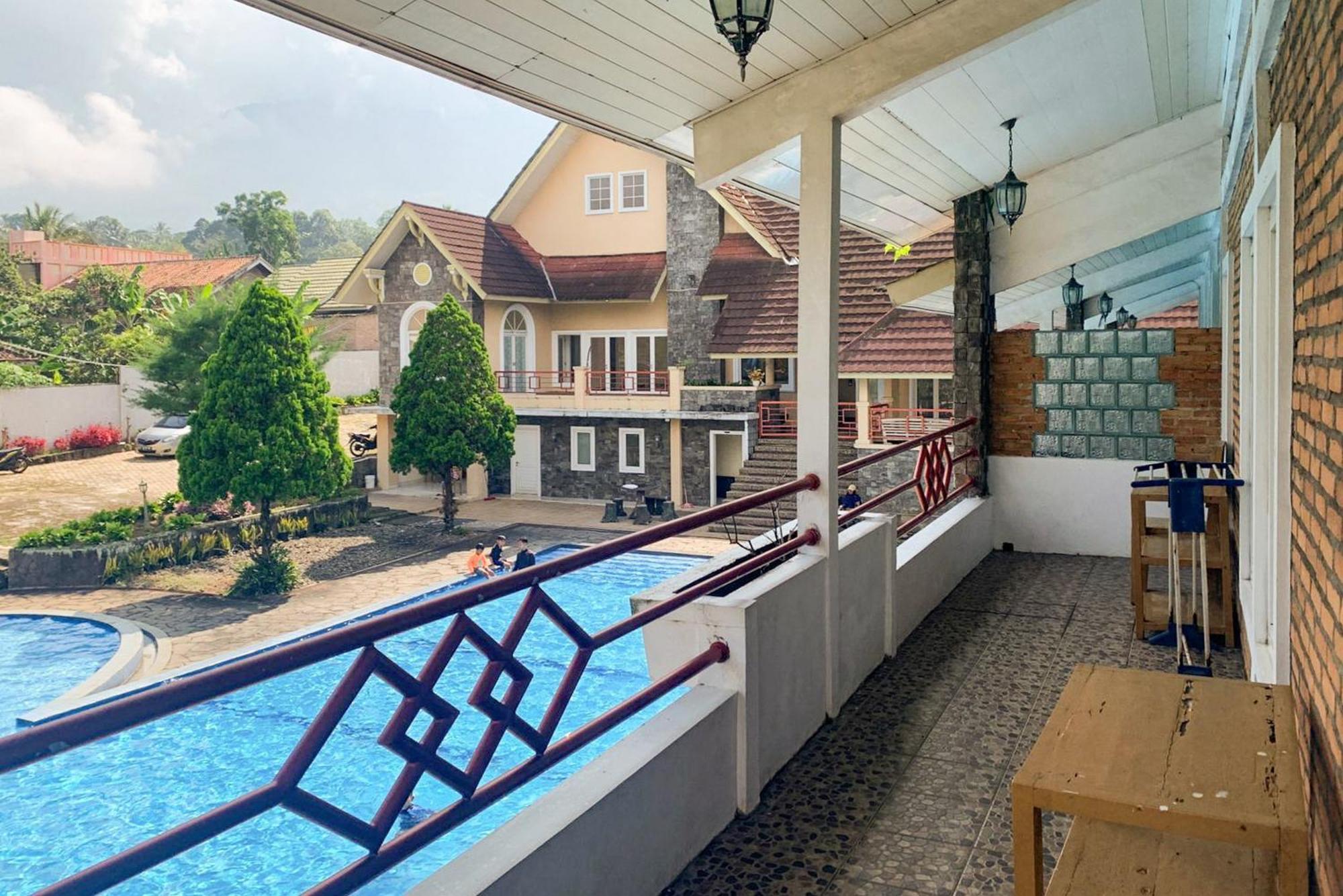Urbanview Hotel Villa Q Gisting Bandjarnegeri Zewnętrze zdjęcie