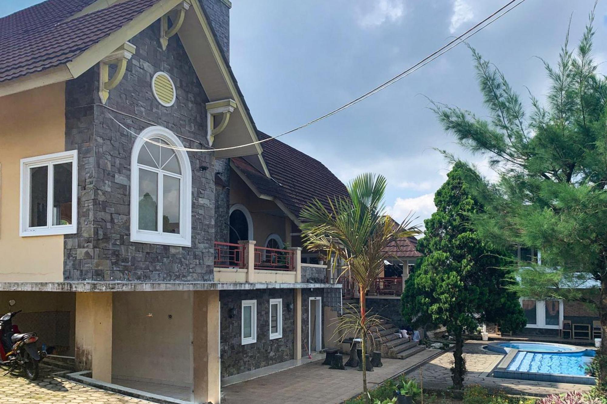 Urbanview Hotel Villa Q Gisting Bandjarnegeri Zewnętrze zdjęcie