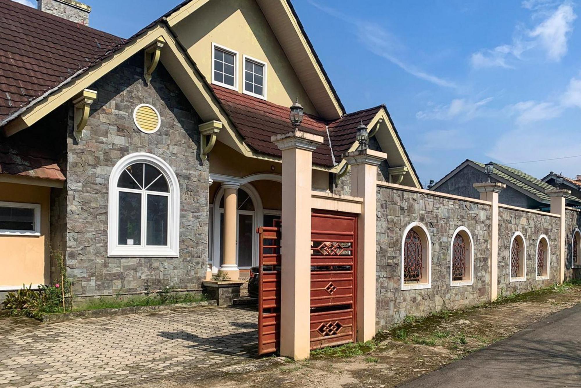 Urbanview Hotel Villa Q Gisting Bandjarnegeri Zewnętrze zdjęcie