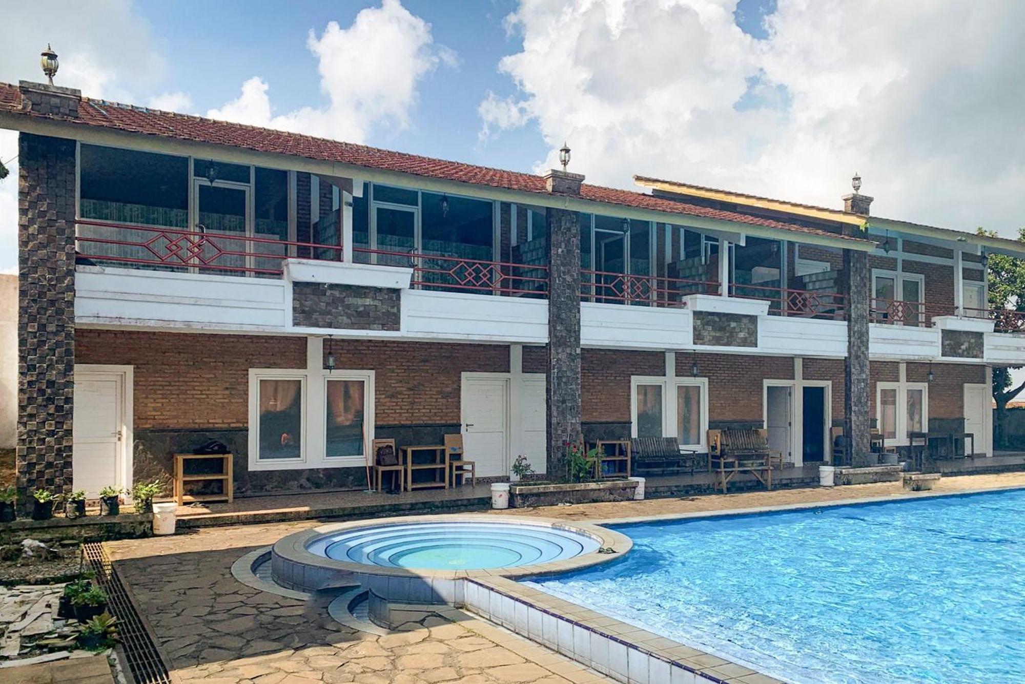 Urbanview Hotel Villa Q Gisting Bandjarnegeri Zewnętrze zdjęcie