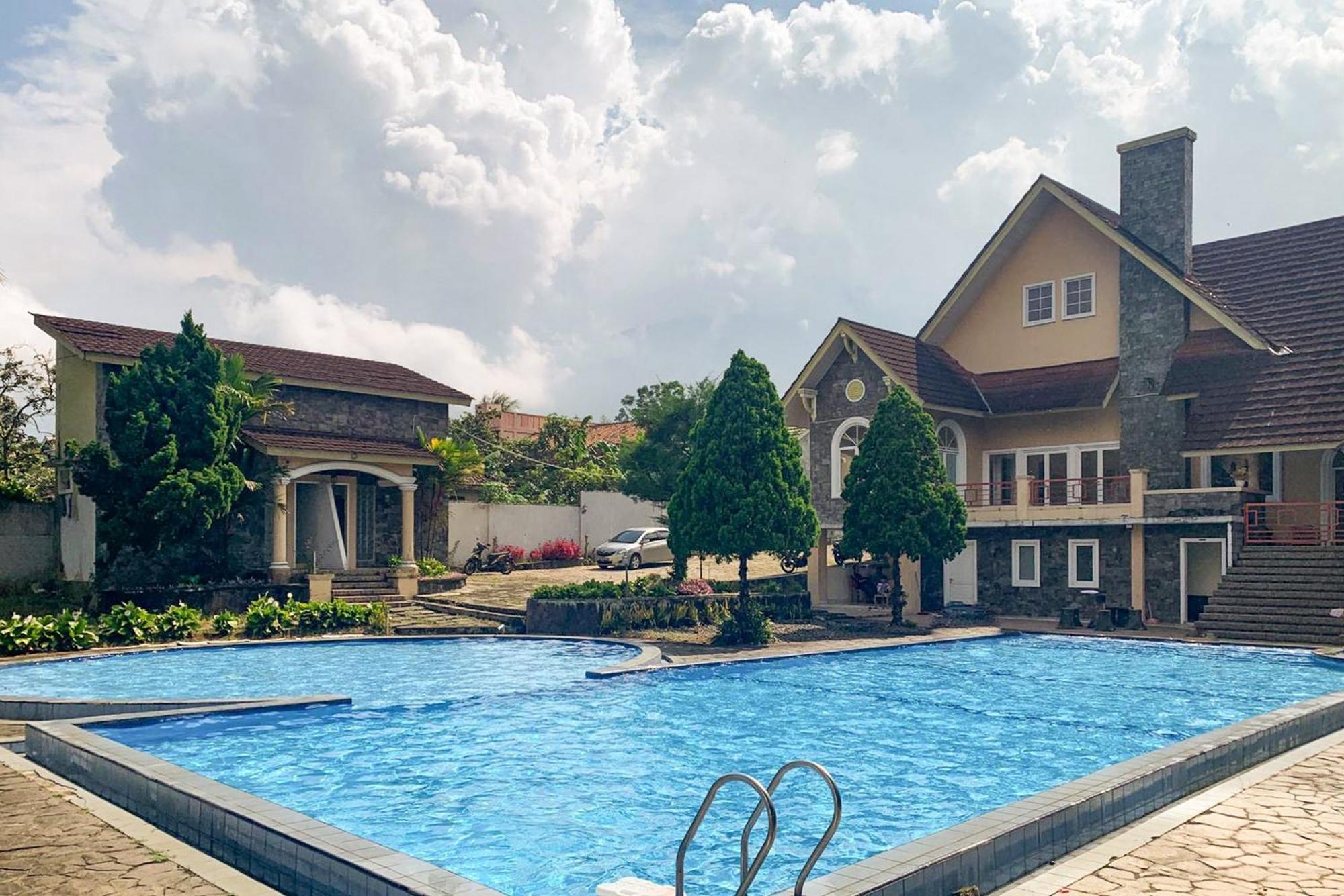 Urbanview Hotel Villa Q Gisting Bandjarnegeri Zewnętrze zdjęcie