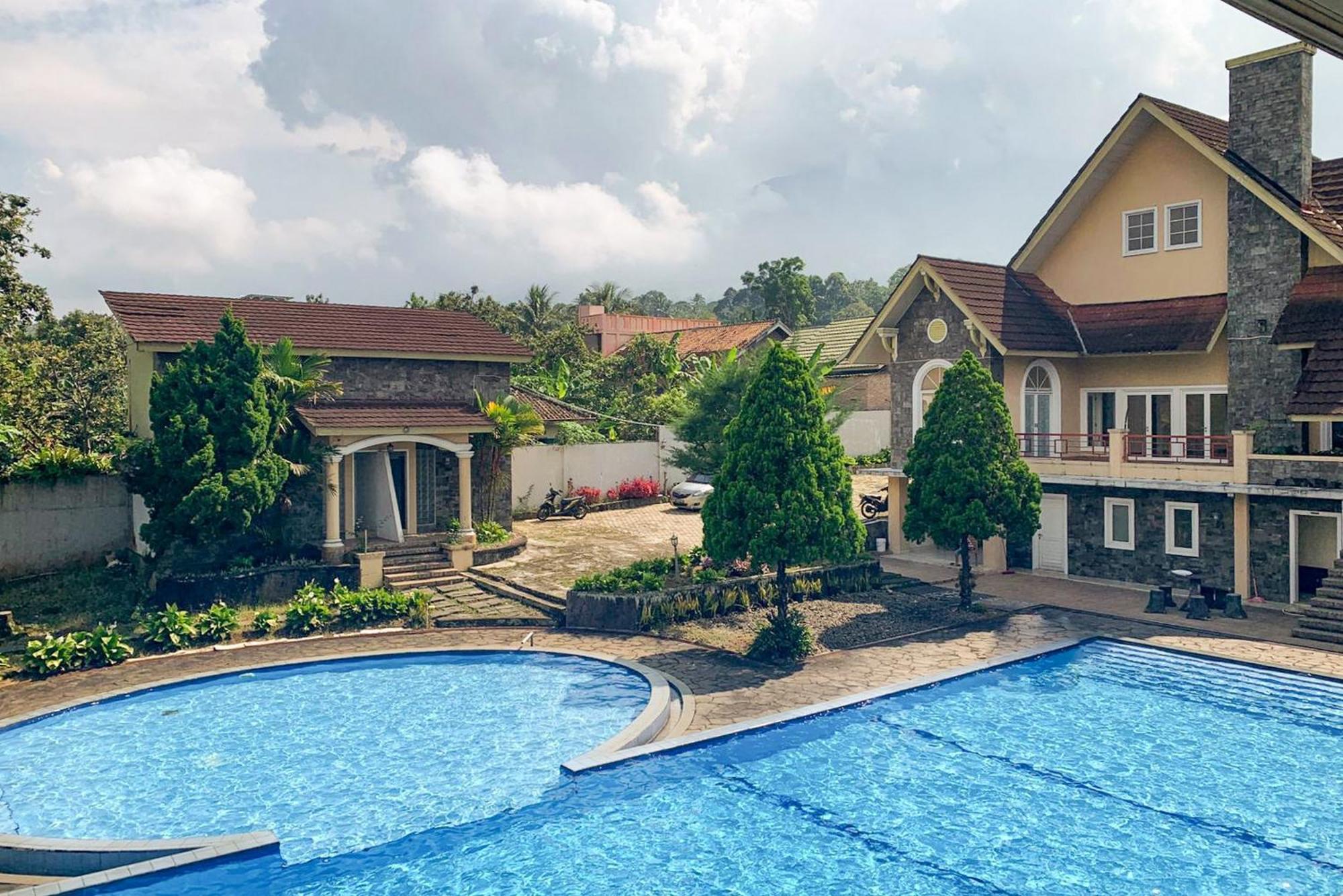 Urbanview Hotel Villa Q Gisting Bandjarnegeri Zewnętrze zdjęcie